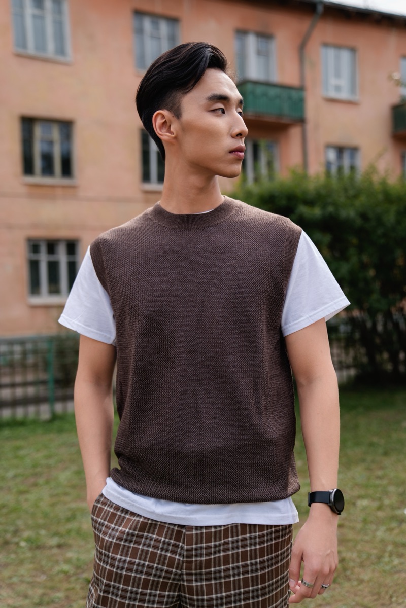 Knitted vest-dark brown