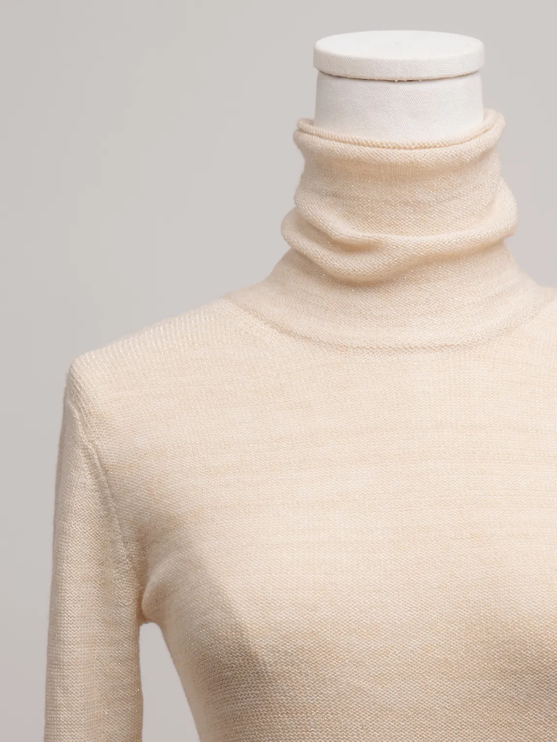 Aera sweater