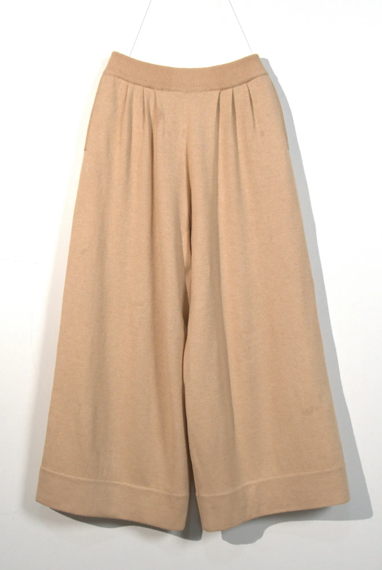 Wide pants knitted
