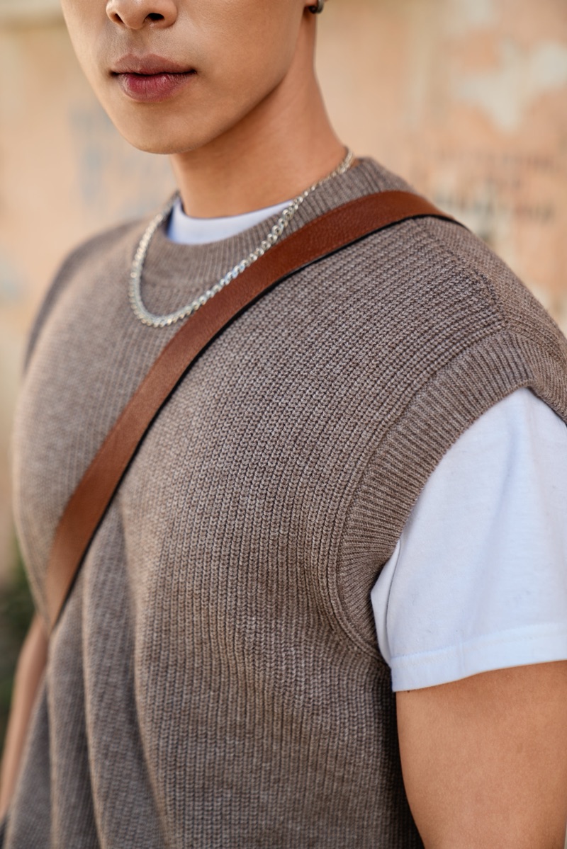 Knitted vest Rneck