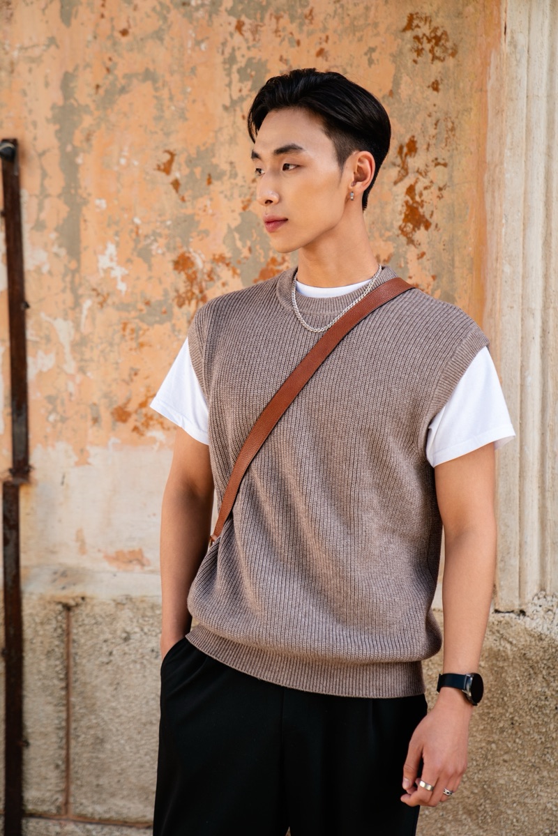 Knitted vest Rneck