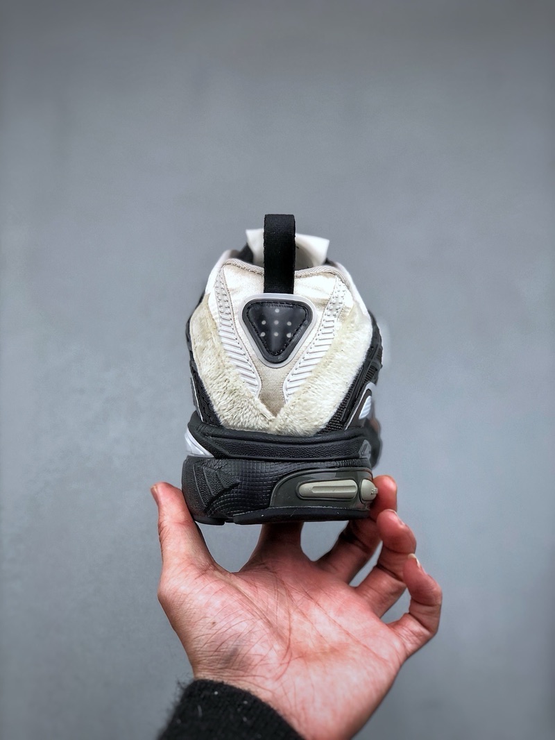 SFTM x Adistar Cushion JH9007