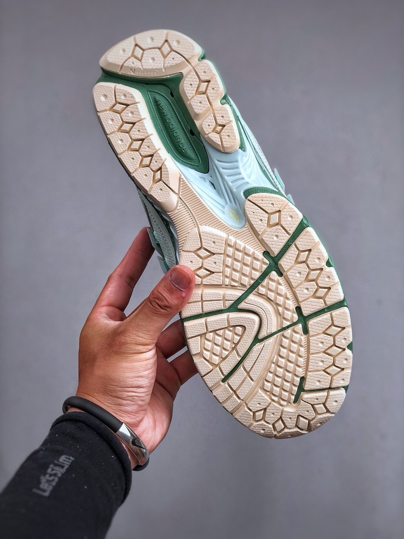 New Balance 1906R
