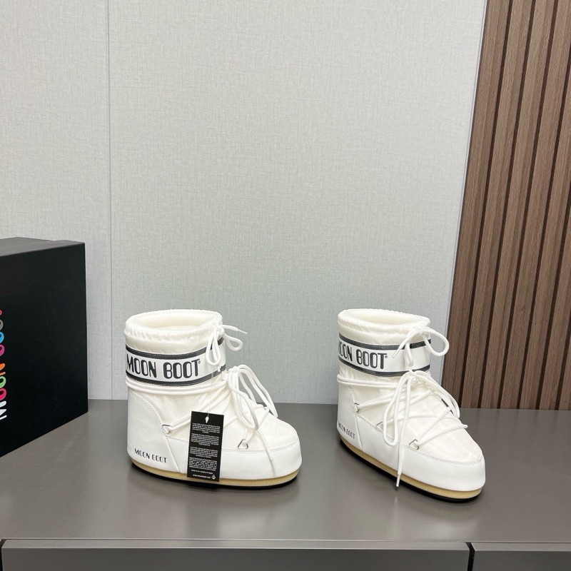 Moon Boot Low “All White”