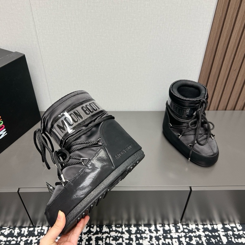 Moon Boot Low “Mono Black”