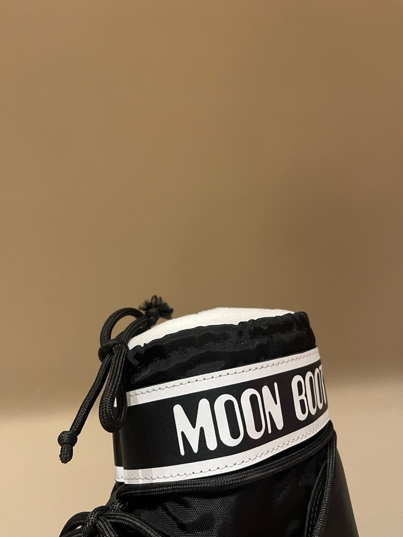 Moon Boot Low “Black”