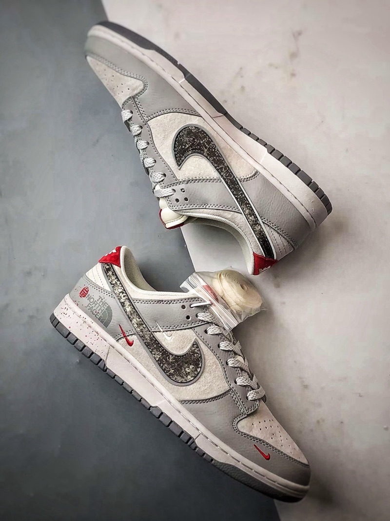 Nike x The North Face Dunk DIY