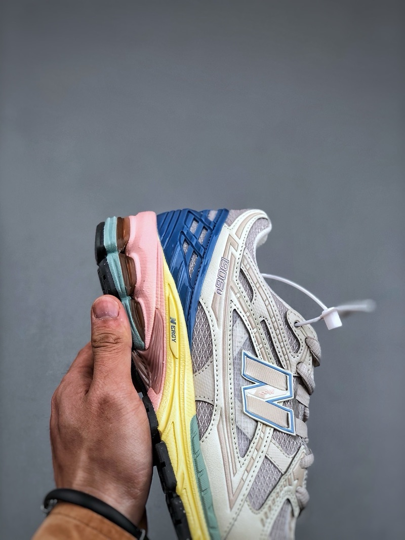 New Balance 1906R