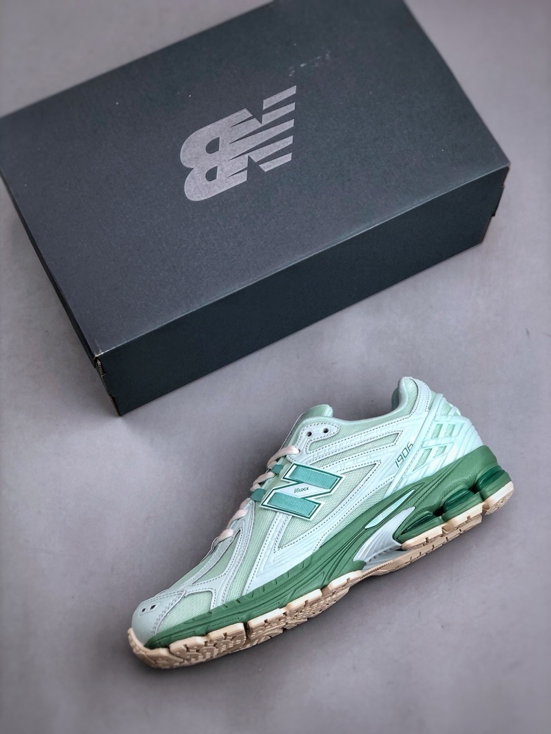 New Balance 1906R