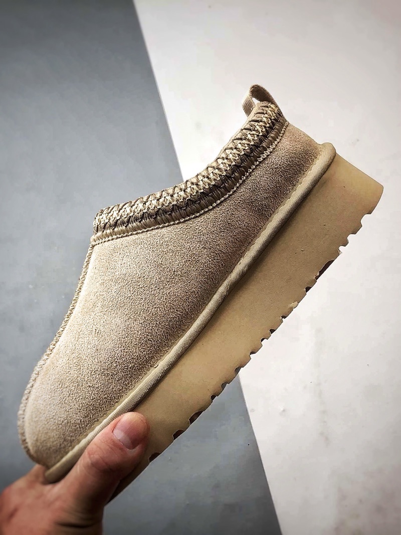 UGG Tazz Sand