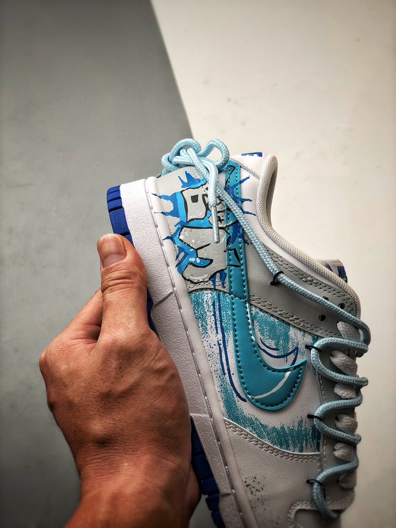 Nike Dunk Low “Holiday”