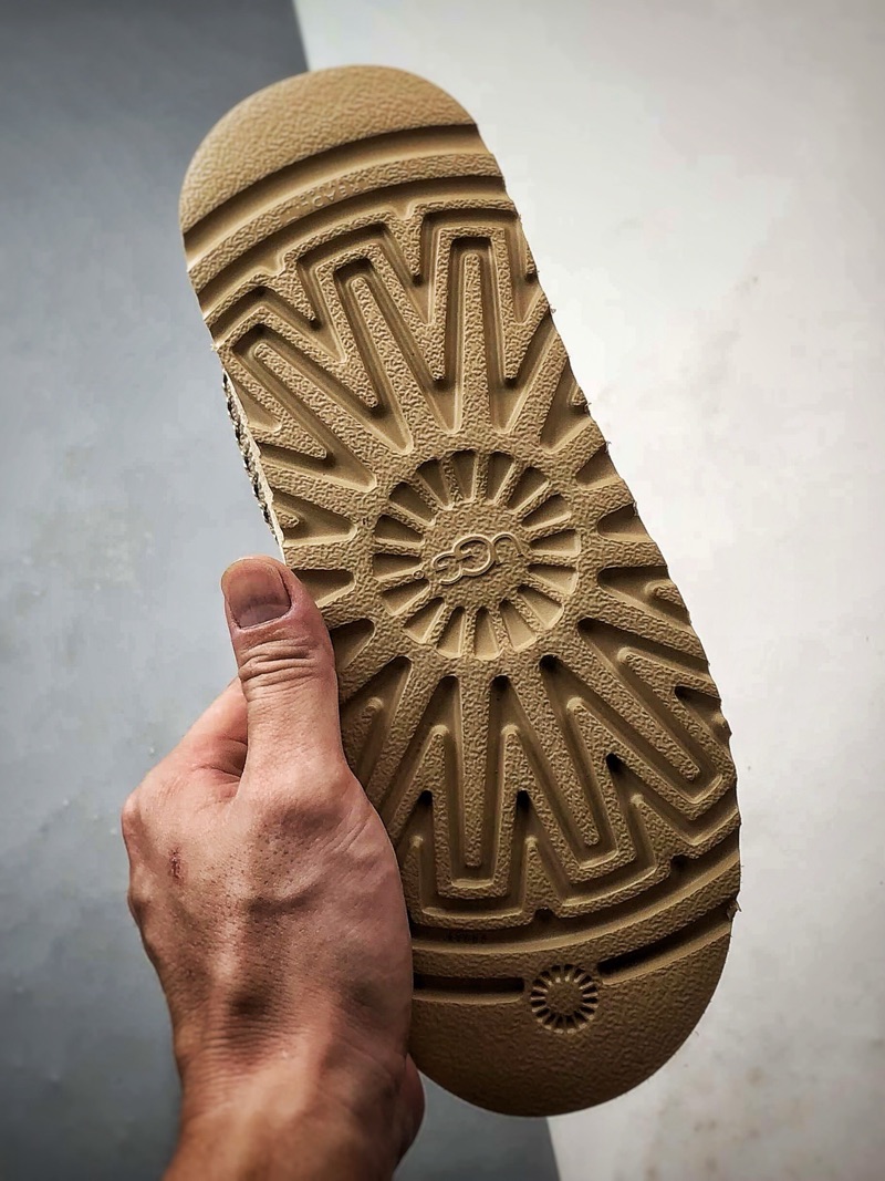 UGG Tazz Sand