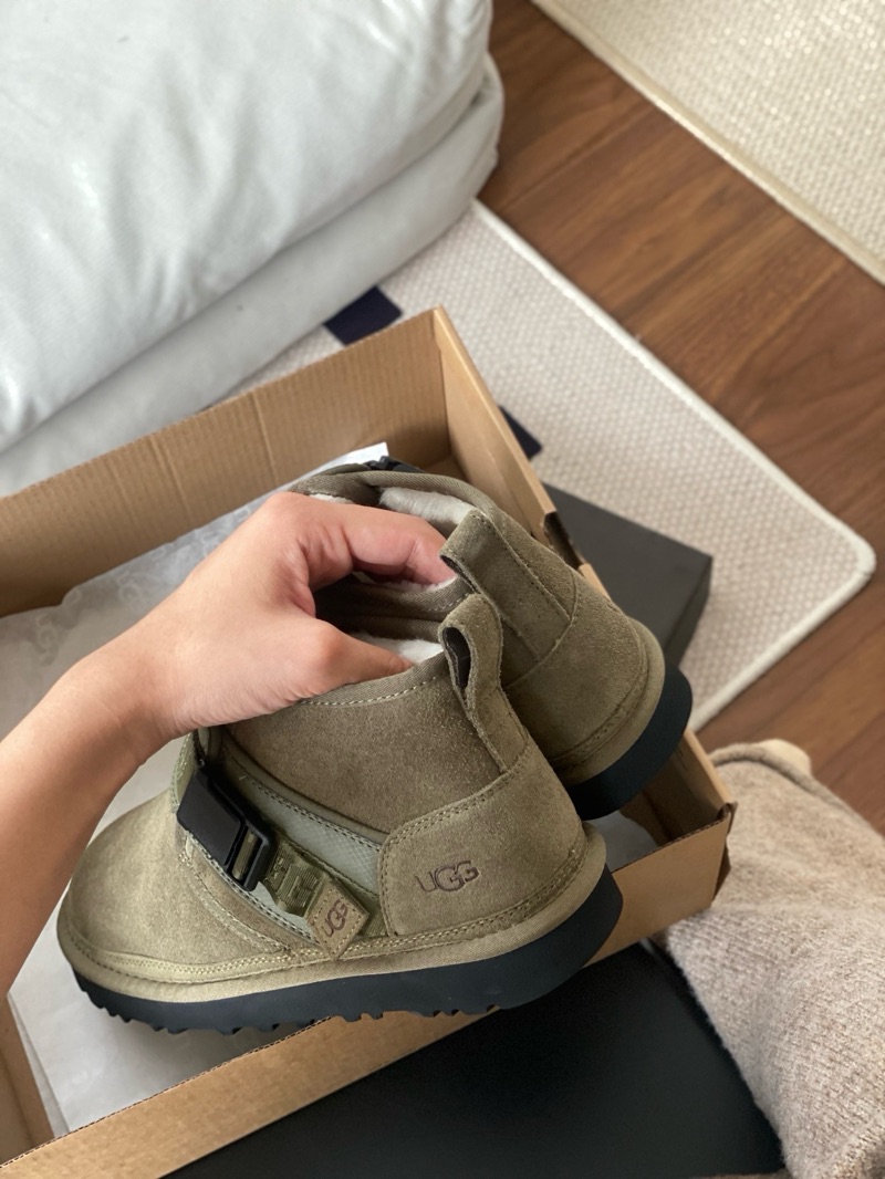 UGG Neumel Snapback Olive