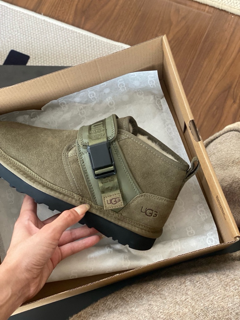 UGG Neumel Snapback Olive