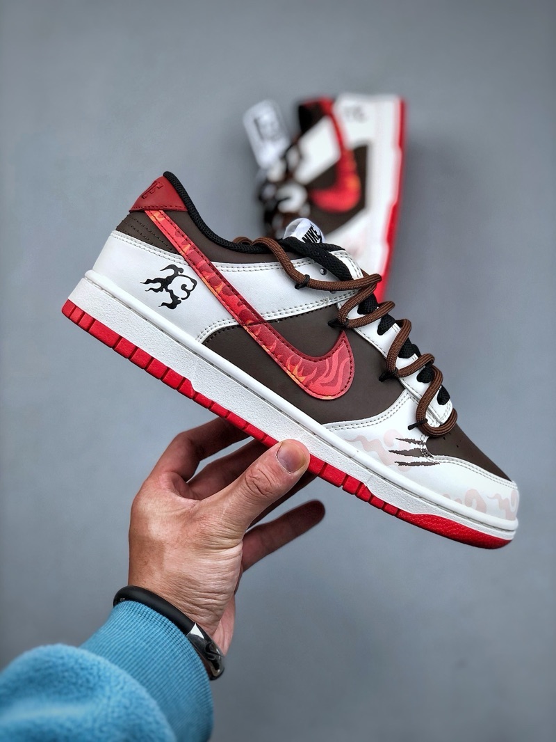 SB Dunk Low “Year OF THE DRAGON”