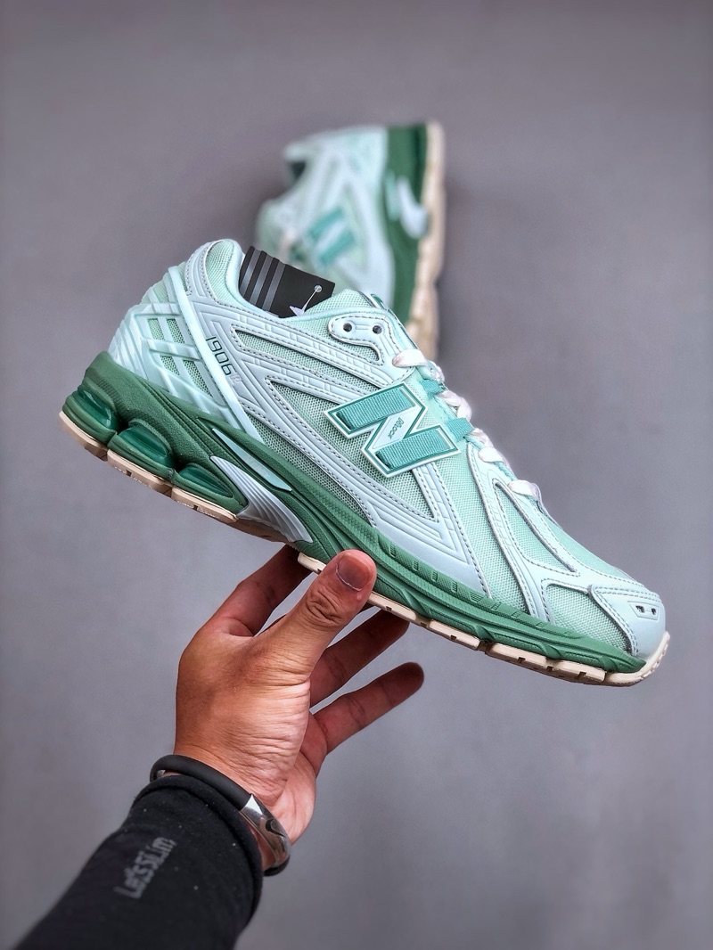 New Balance 1906R
