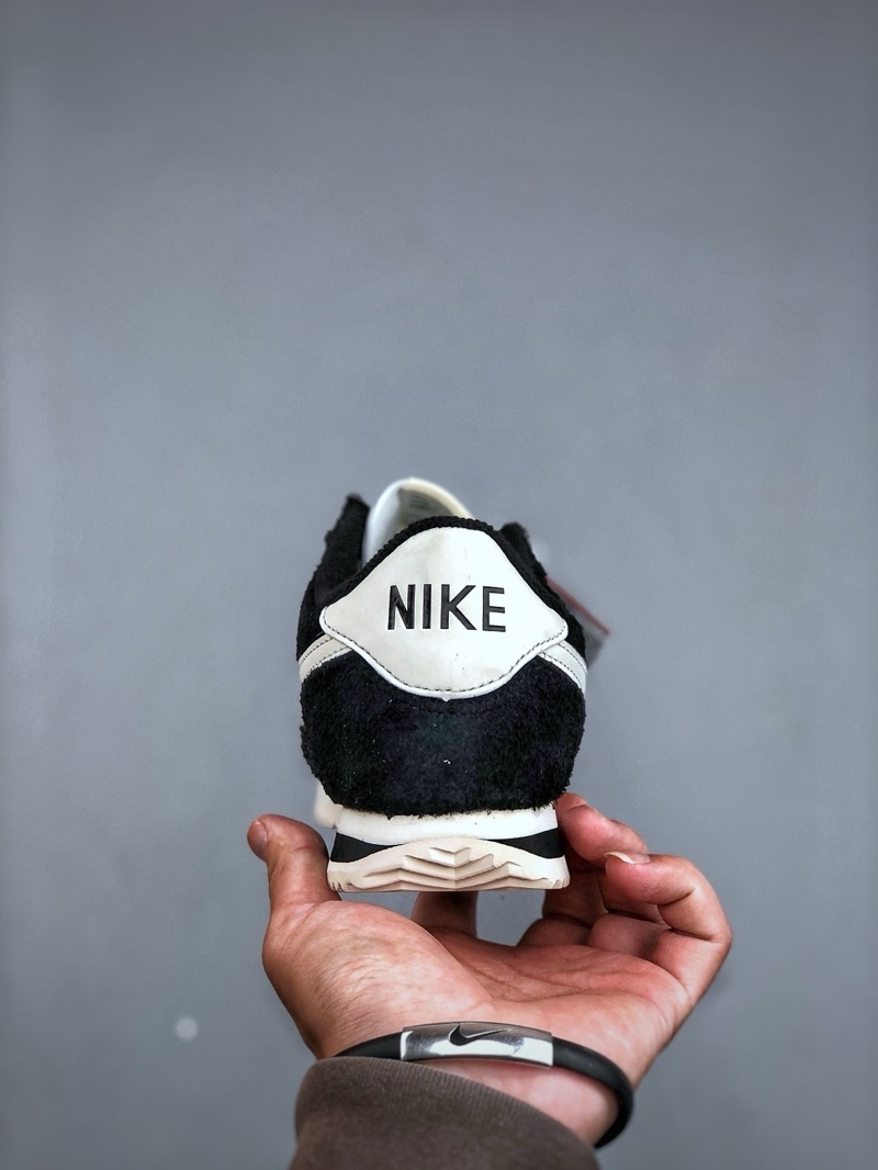 Nike Cortez “Suede Black”