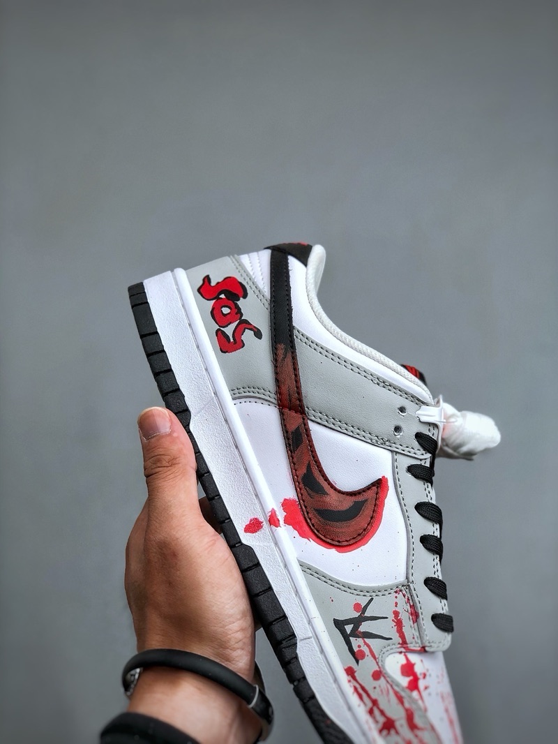Nike SB Dunk “Blood”