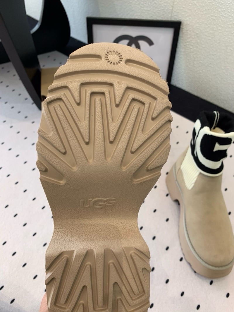 UGG 2024