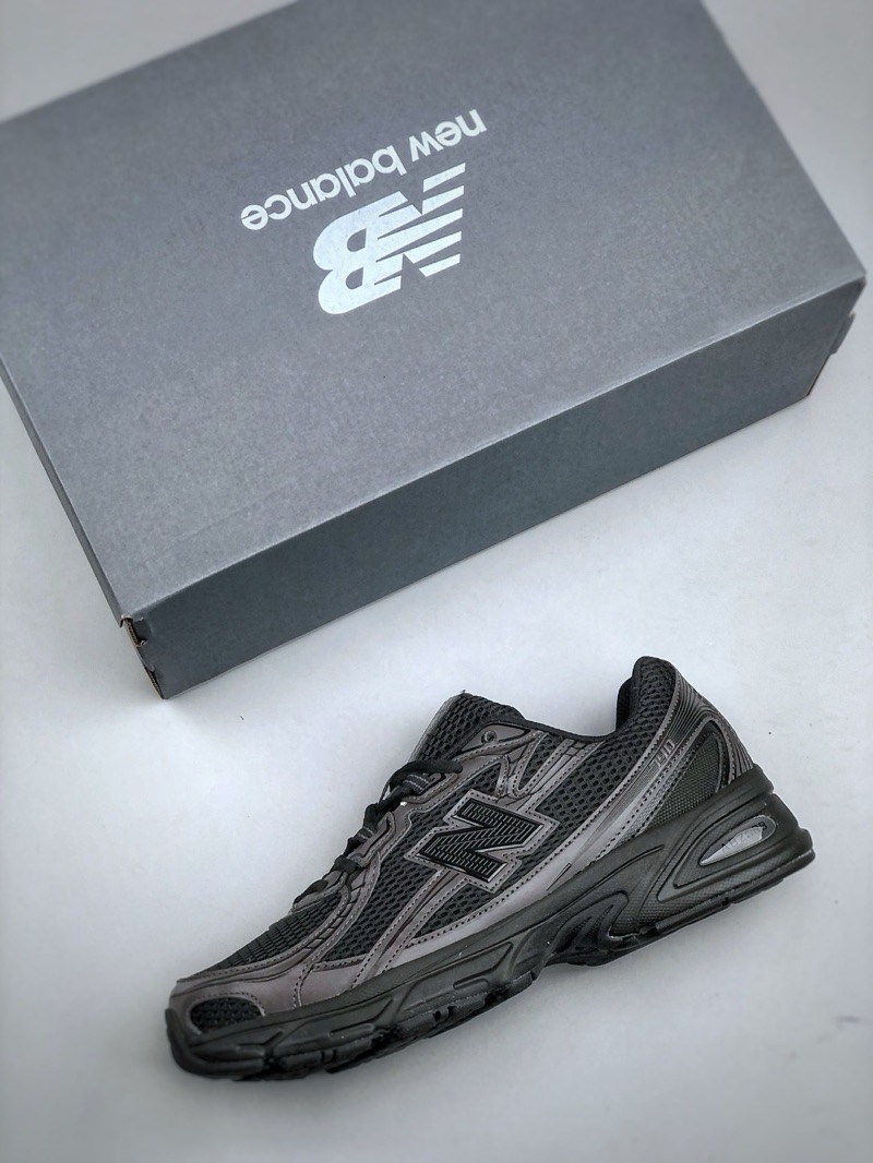 New Balance 740 “All Black”
