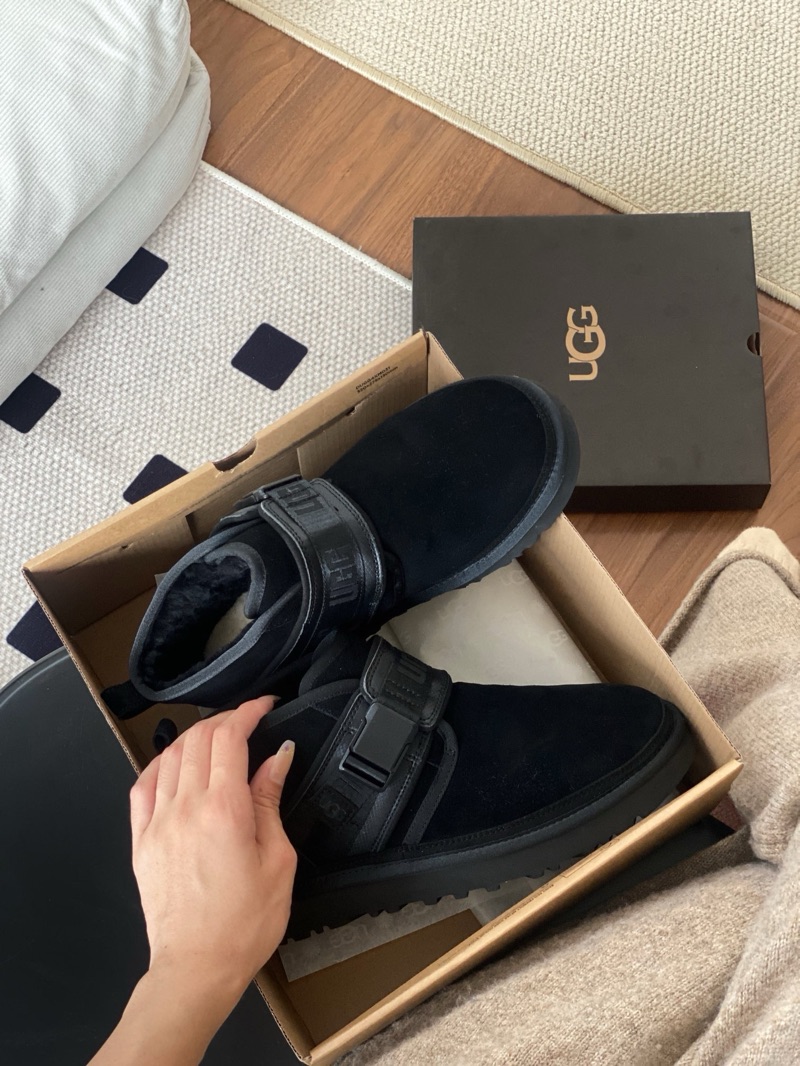 UGG Neumel Snapback Black