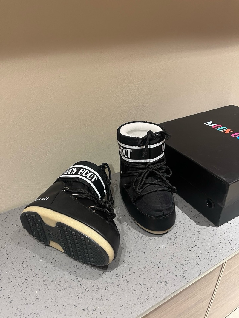 Moon Boot Low “Black”