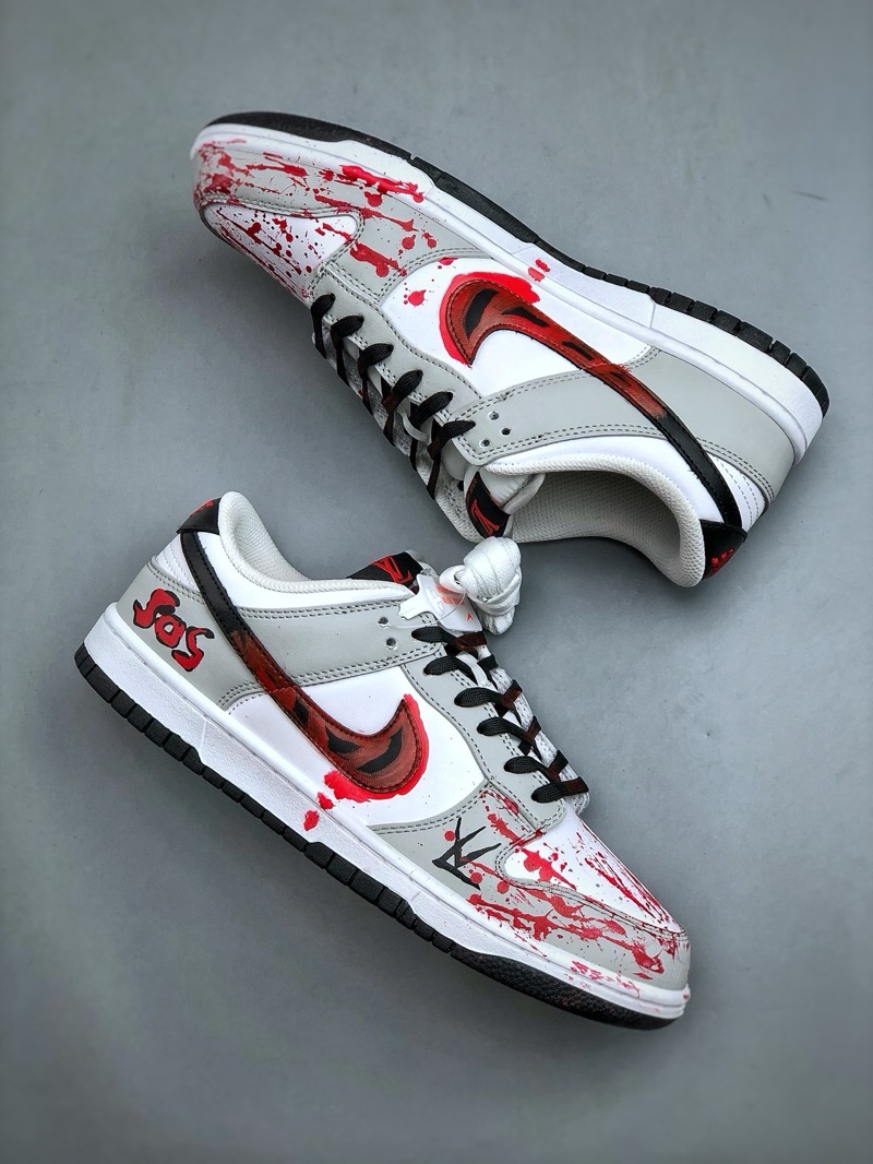 Nike SB Dunk “Blood”