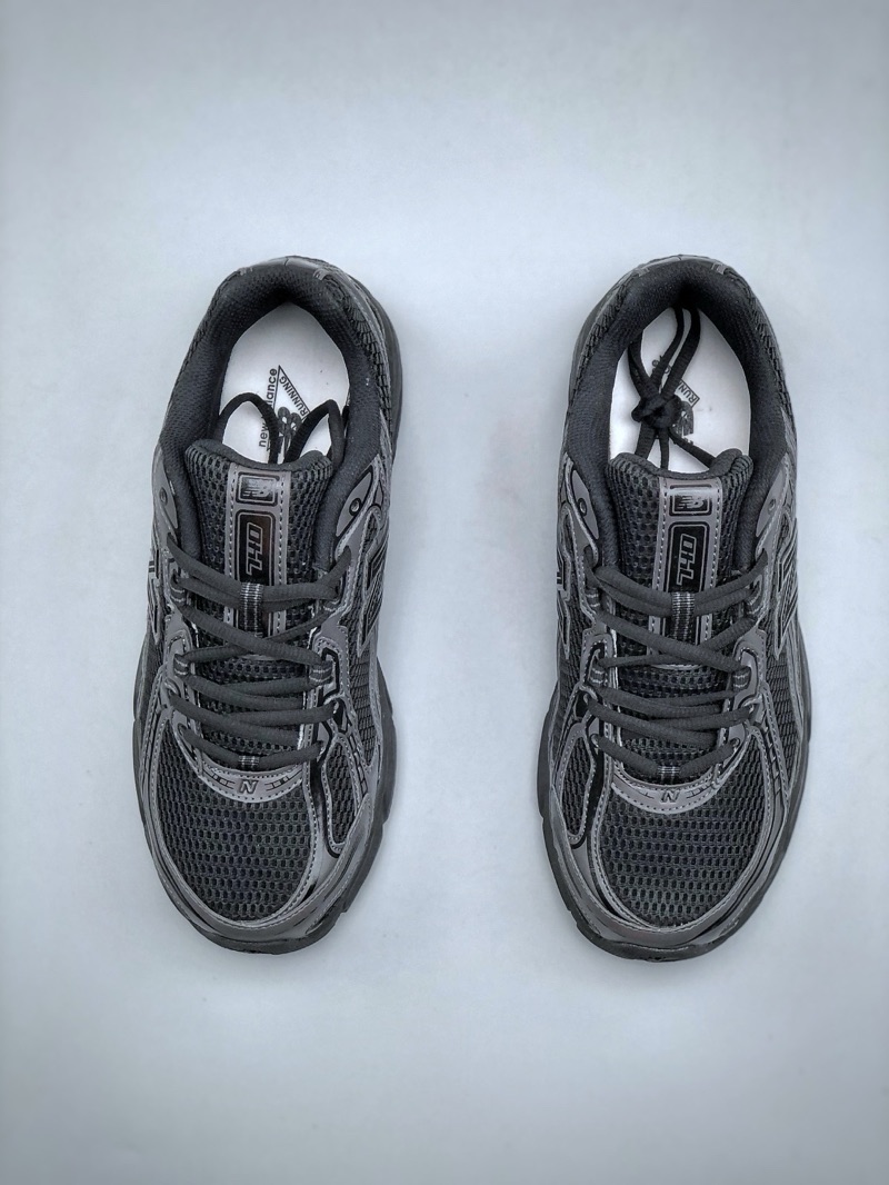 New Balance 740 “All Black”