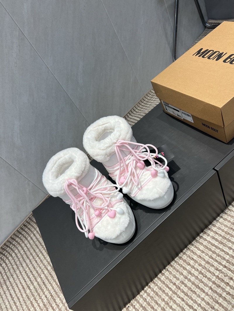 Moon Boot 2025 “White Pink Fur”