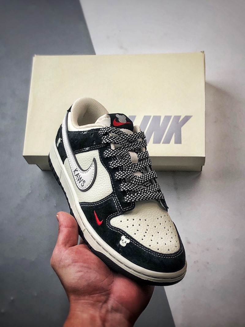 Nike Dunk Retro DIY “KAWS”