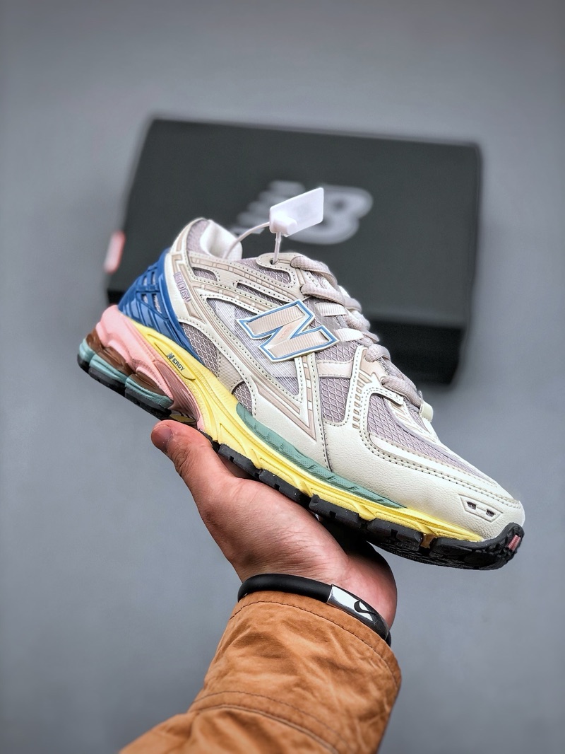 New Balance 1906R