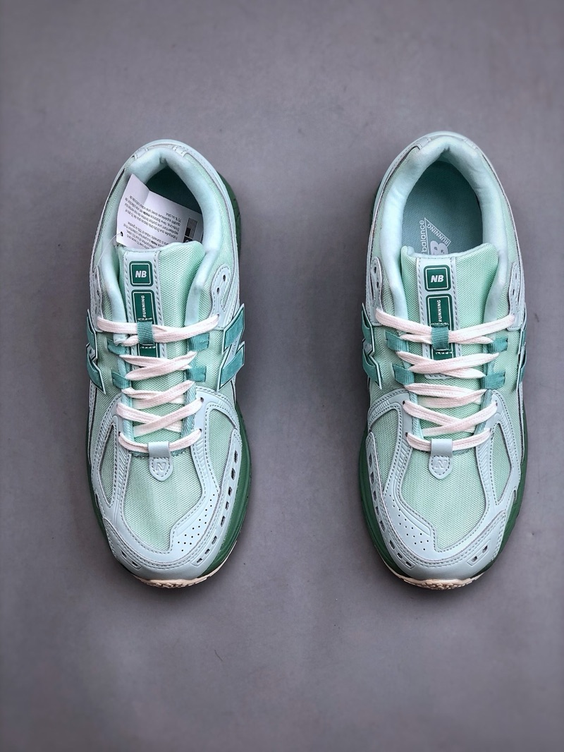 New Balance 1906R