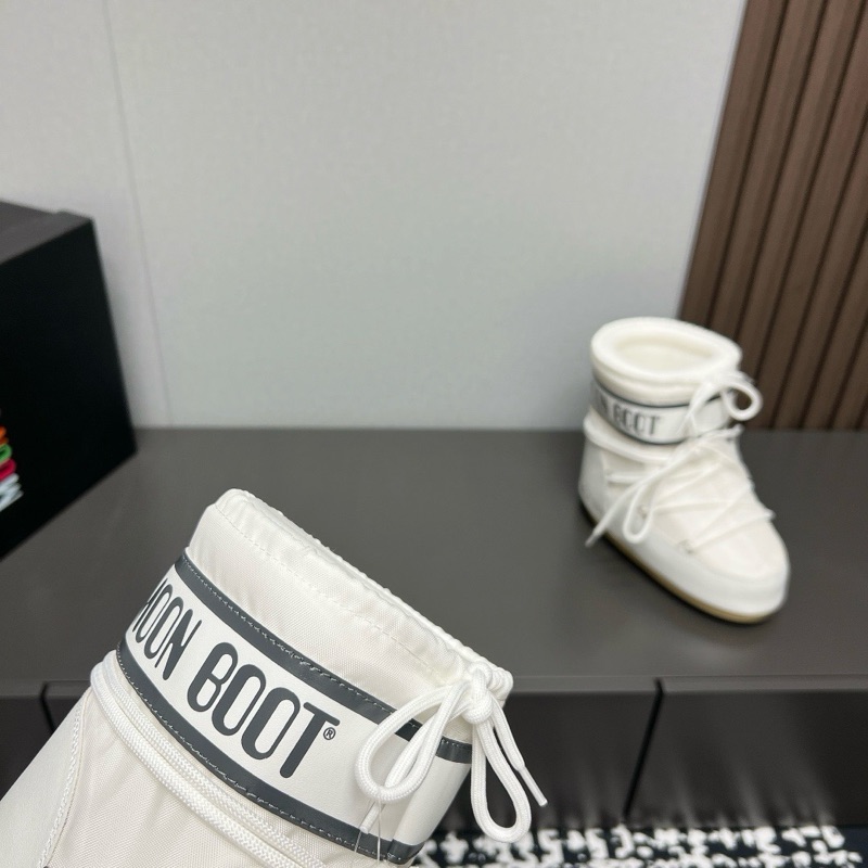 Moon Boot Low “All White”