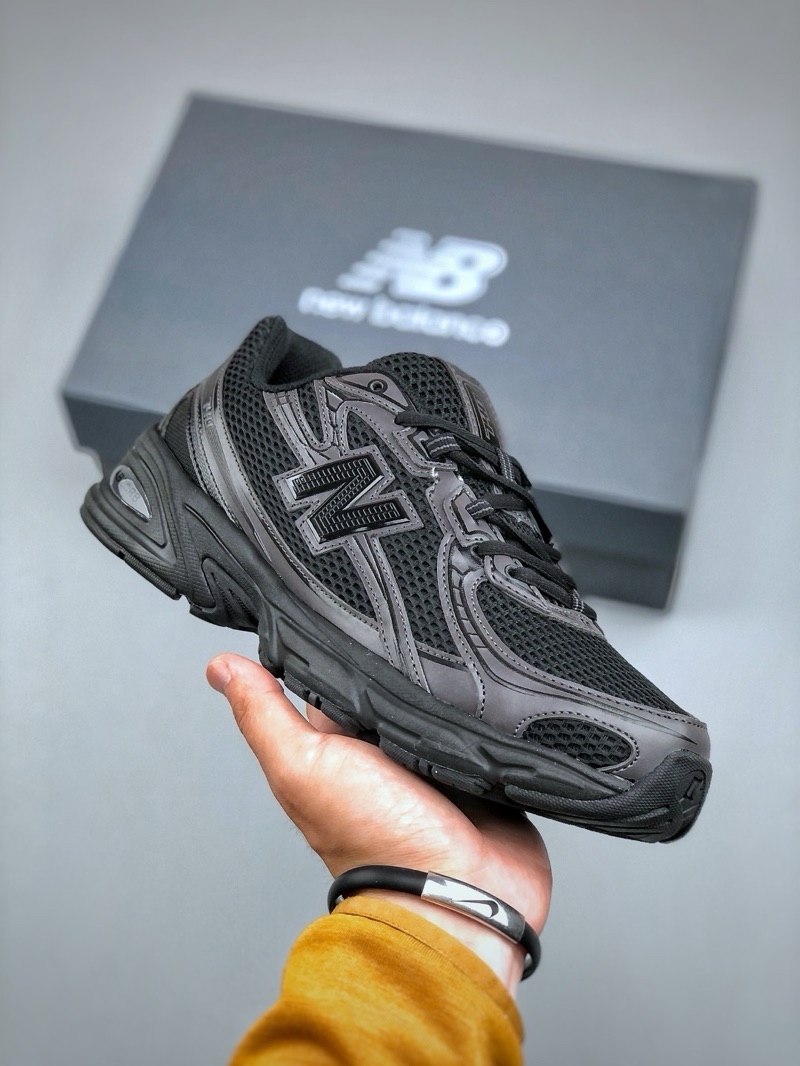 New Balance 740 “All Black”