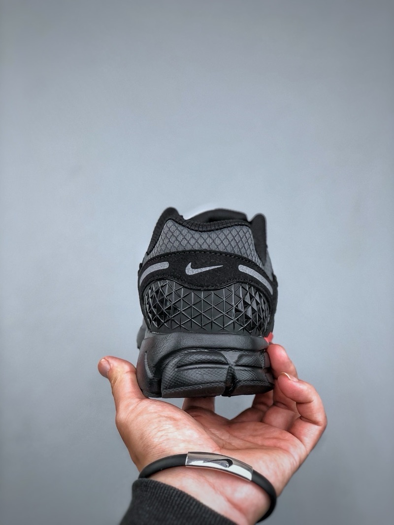 Air Zoom Vomero 5 “Black & Red”