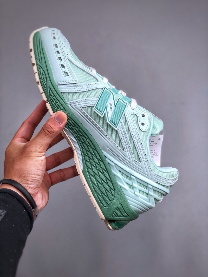 New Balance 1906R