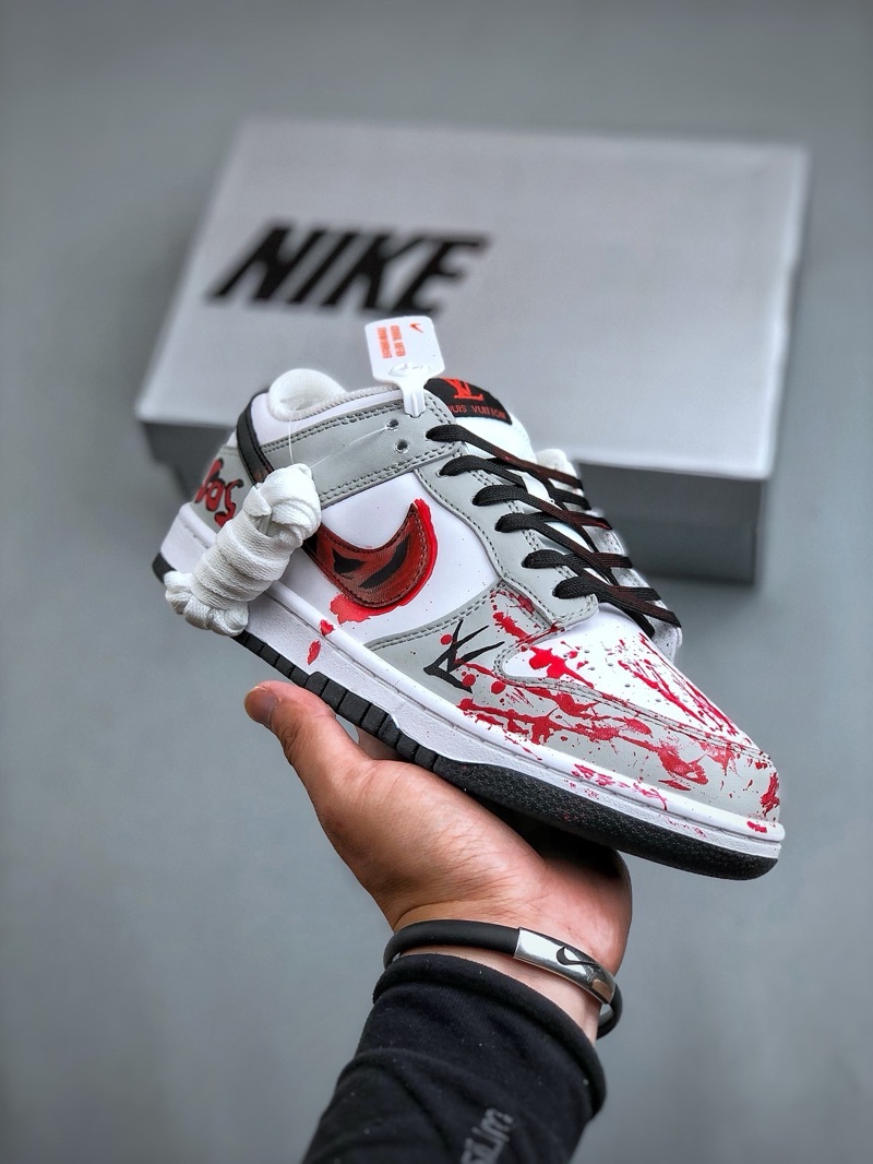 Nike SB Dunk “Blood”