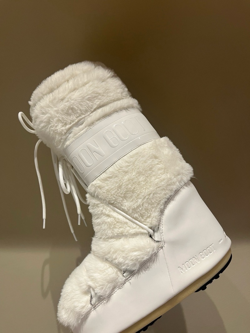 Moon Boot High “Fur White”