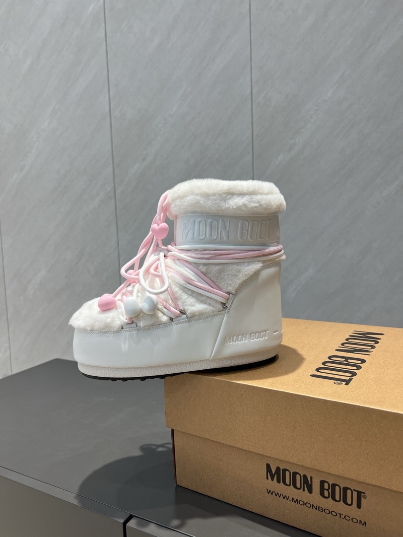 Moon Boot 2025 “White Pink Fur”