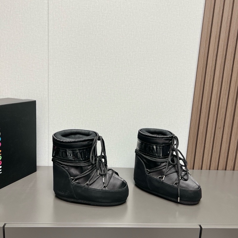 Moon Boot Low “Mono Black”