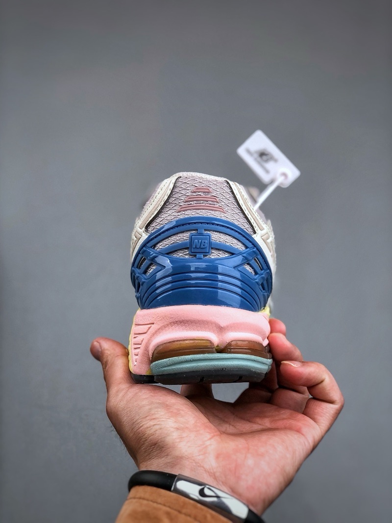 New Balance 1906R
