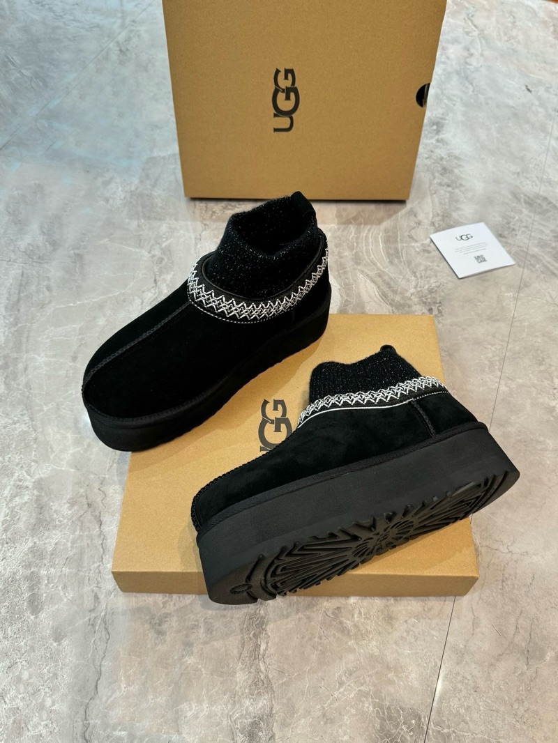UGG Tasman 24 Black