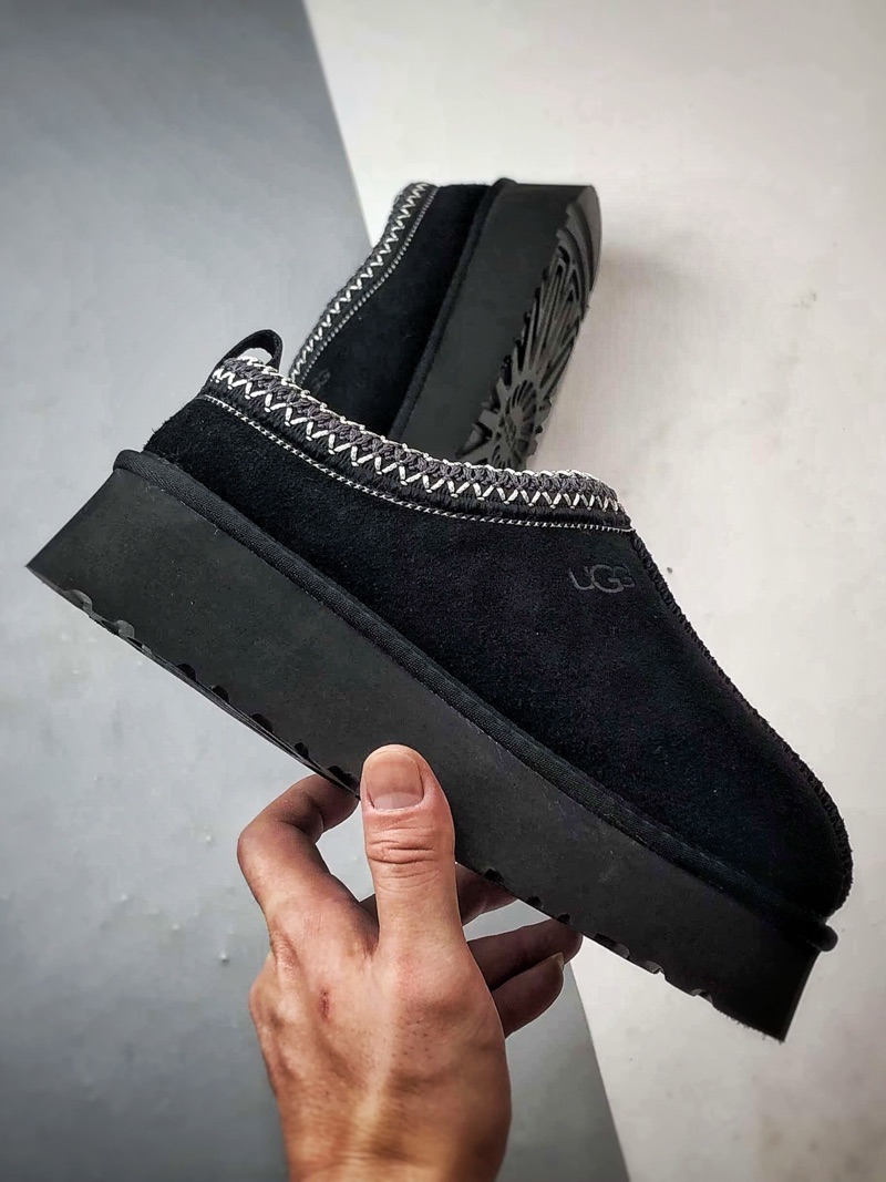 UGG Tazz Black