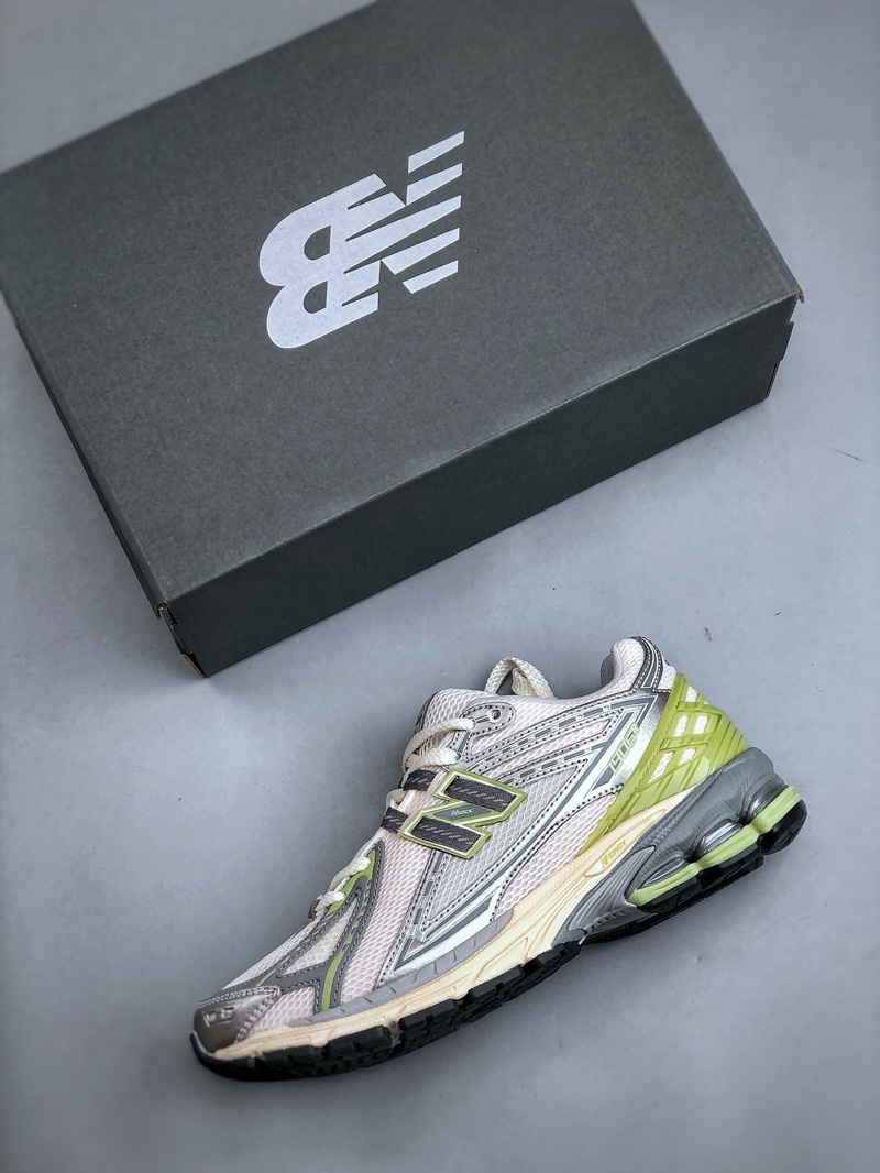 New Balance 1906R