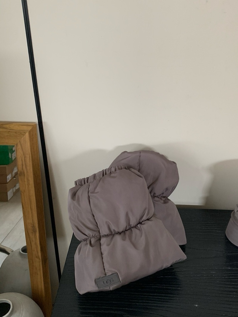 UGG Mini Dipper Puffer
