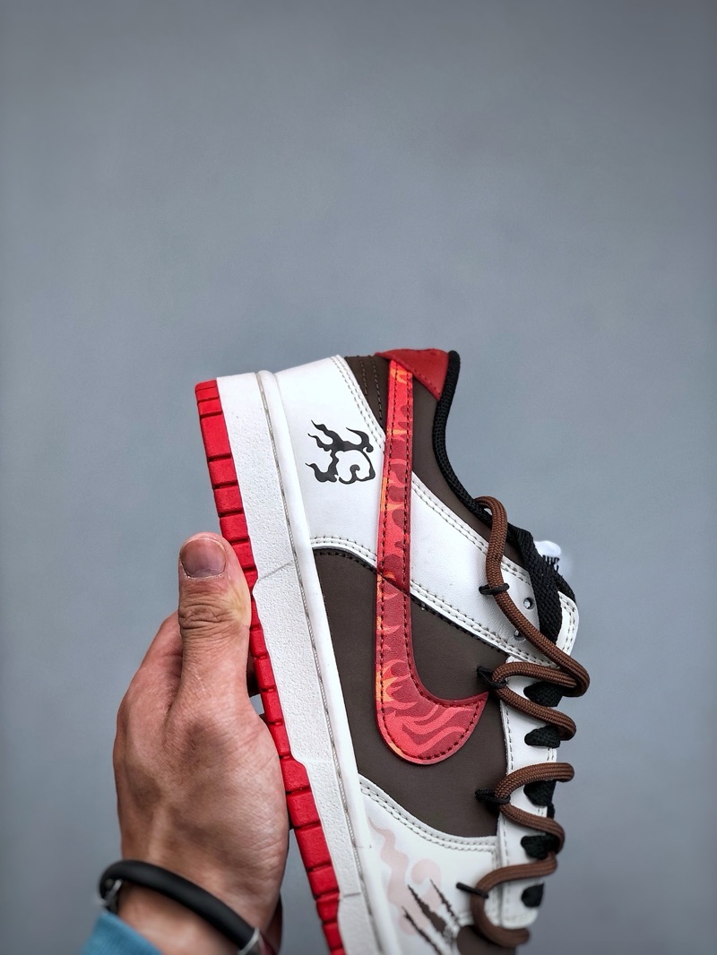 SB Dunk Low “Year OF THE DRAGON”