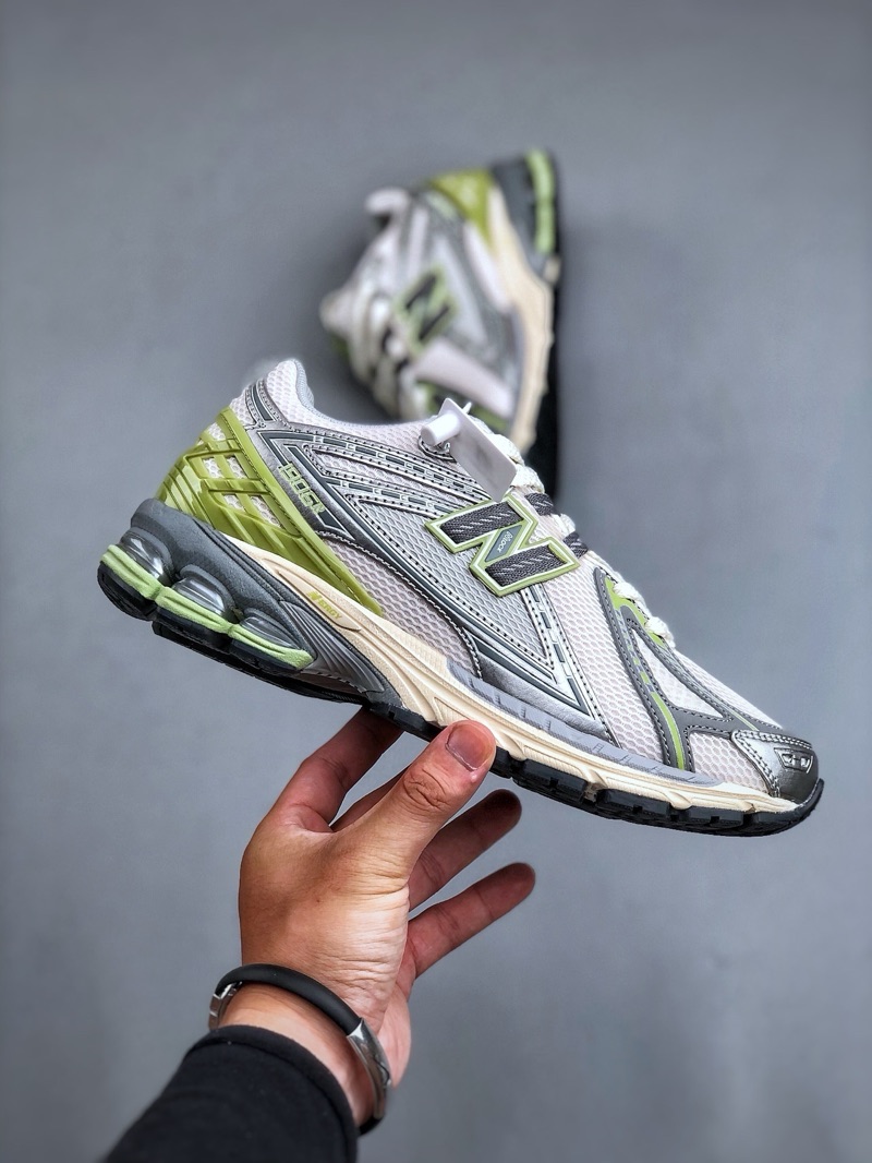 New Balance 1906R