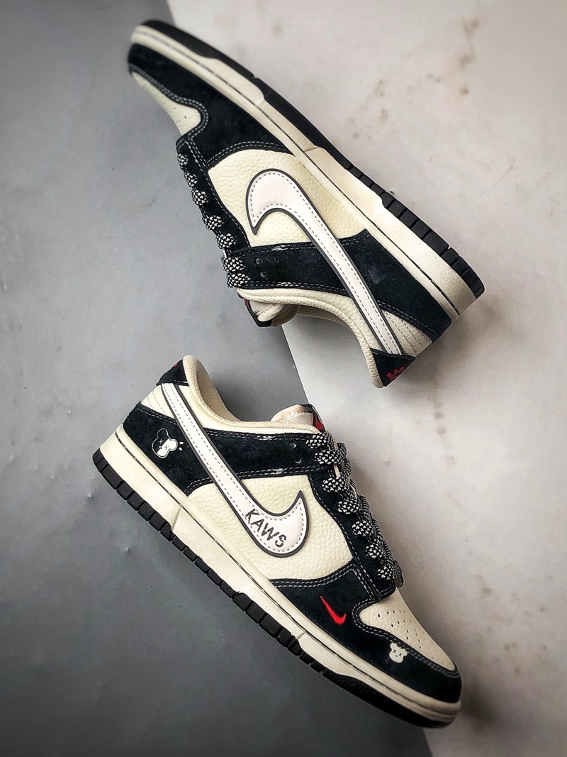Nike Dunk Retro DIY “KAWS”