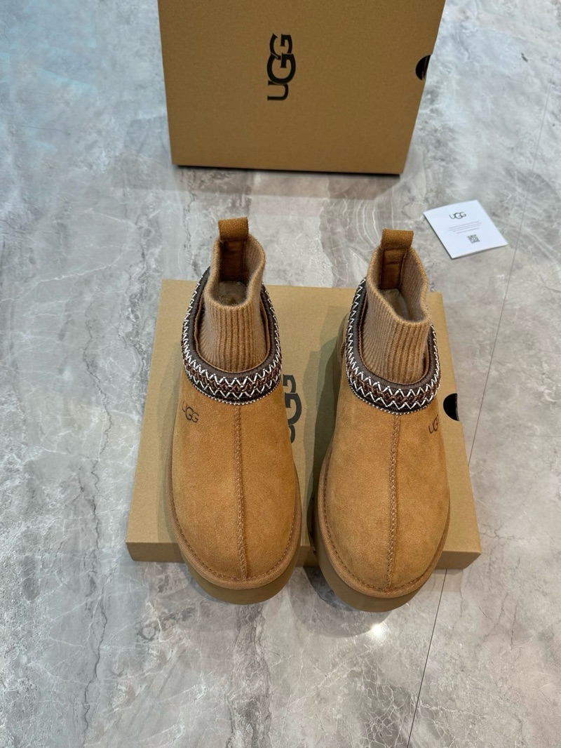 UGG Tasman 24