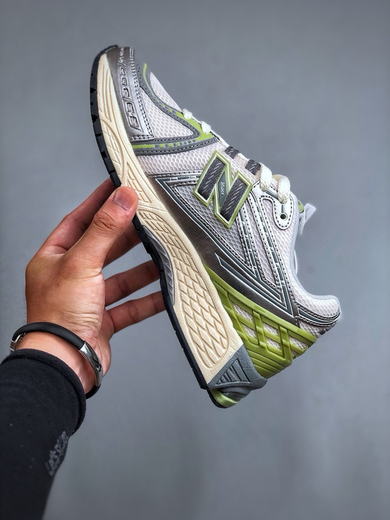 New Balance 1906R